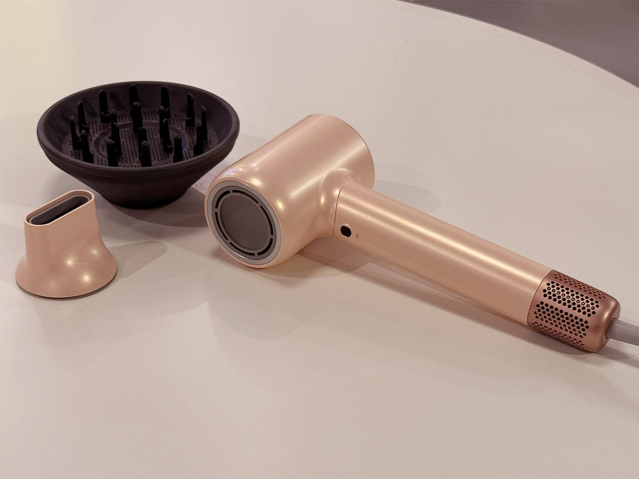 Vividreamore ionic hair dryer with intelligent heat control for smooth, frizz-free hair